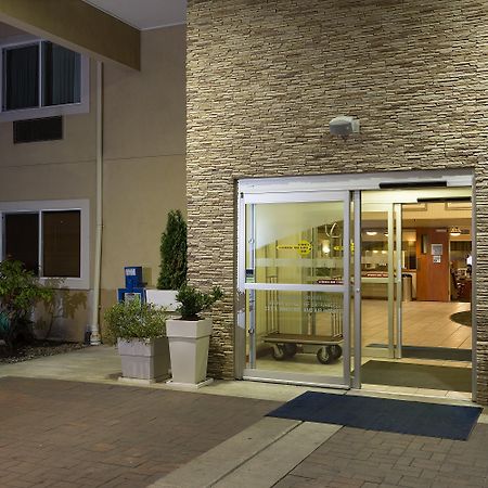 Holiday Inn Express Hotels & Suites Burlington By Ihg Εξωτερικό φωτογραφία