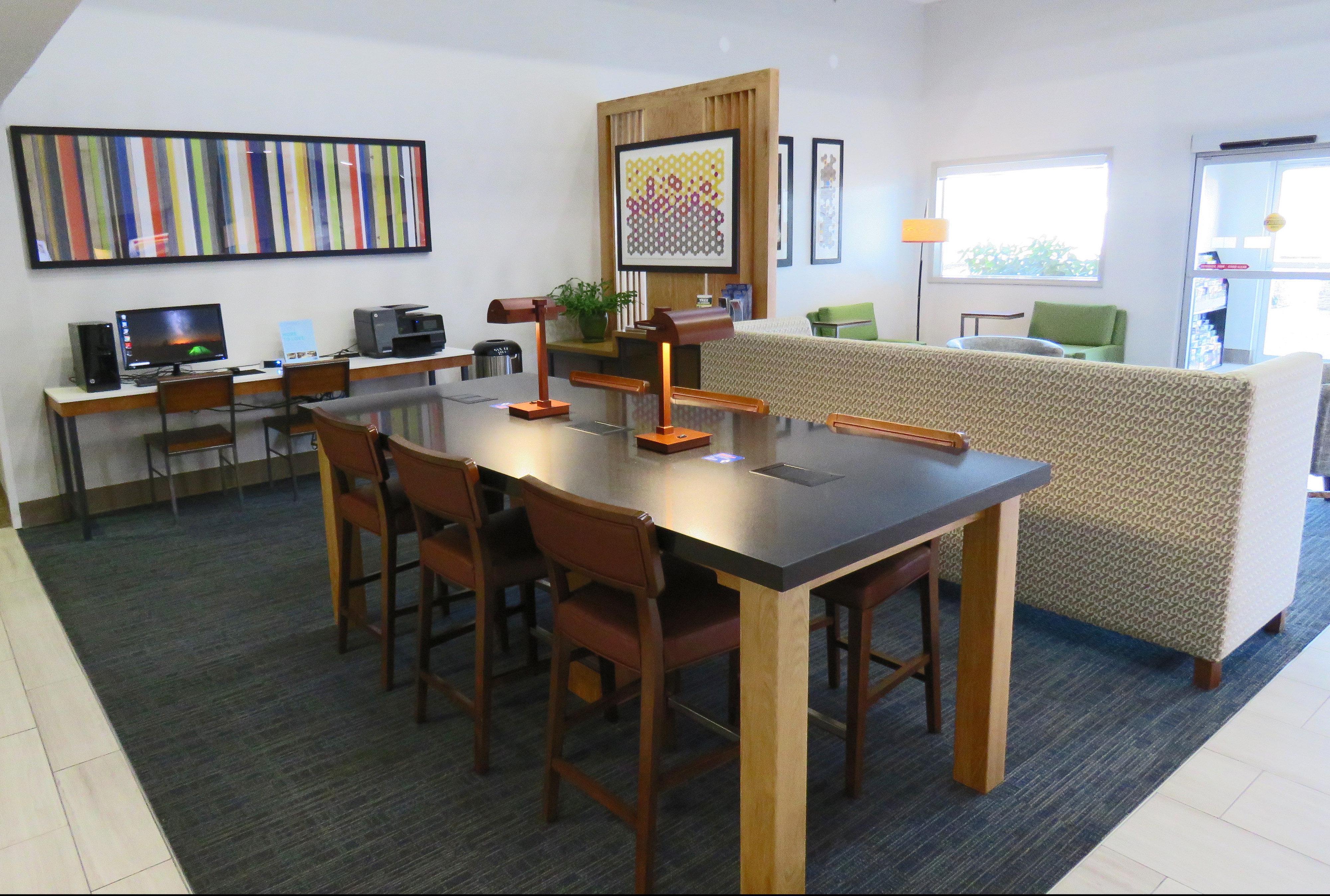 Holiday Inn Express Hotels & Suites Burlington By Ihg Εξωτερικό φωτογραφία