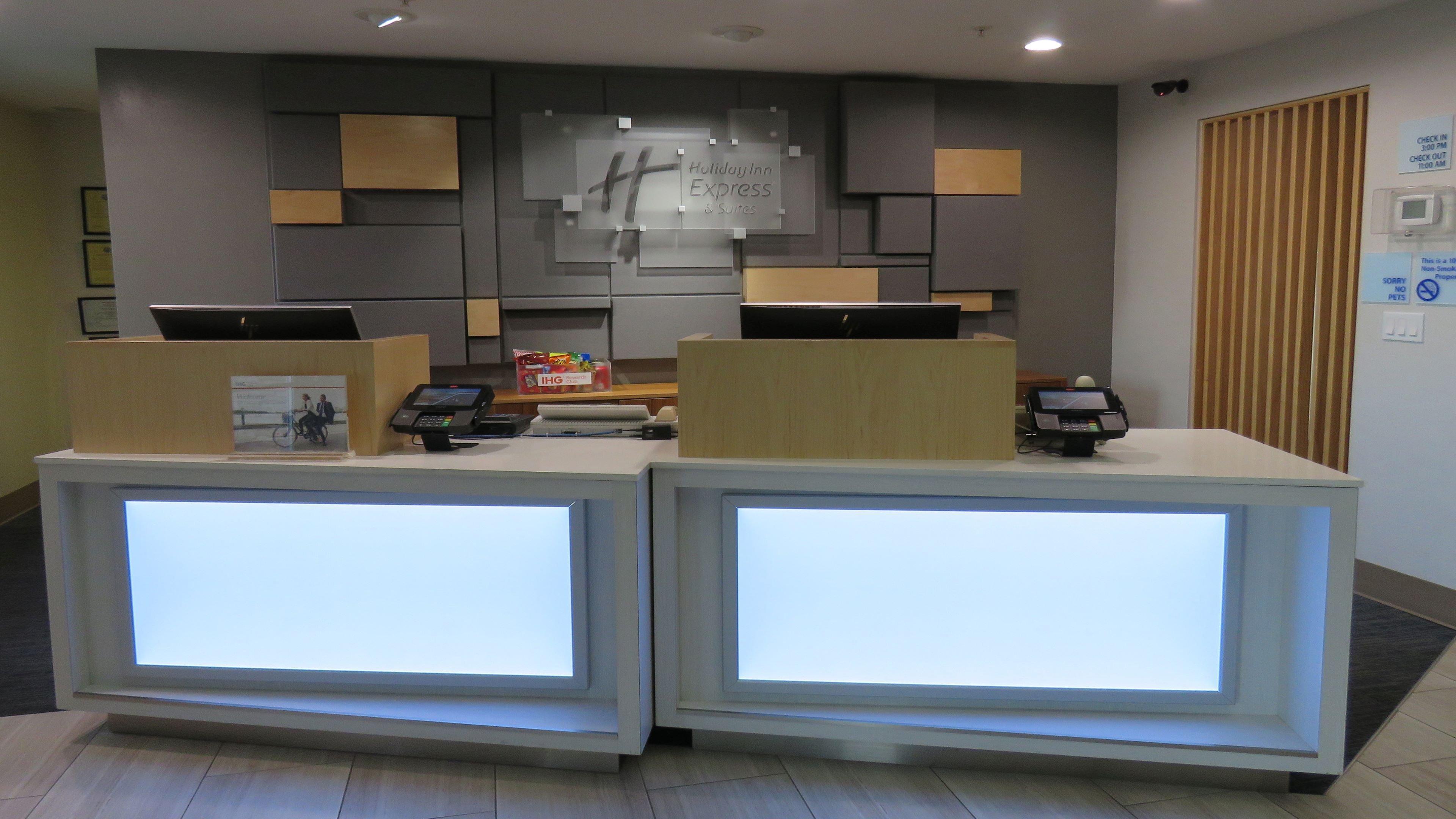 Holiday Inn Express Hotels & Suites Burlington By Ihg Εξωτερικό φωτογραφία