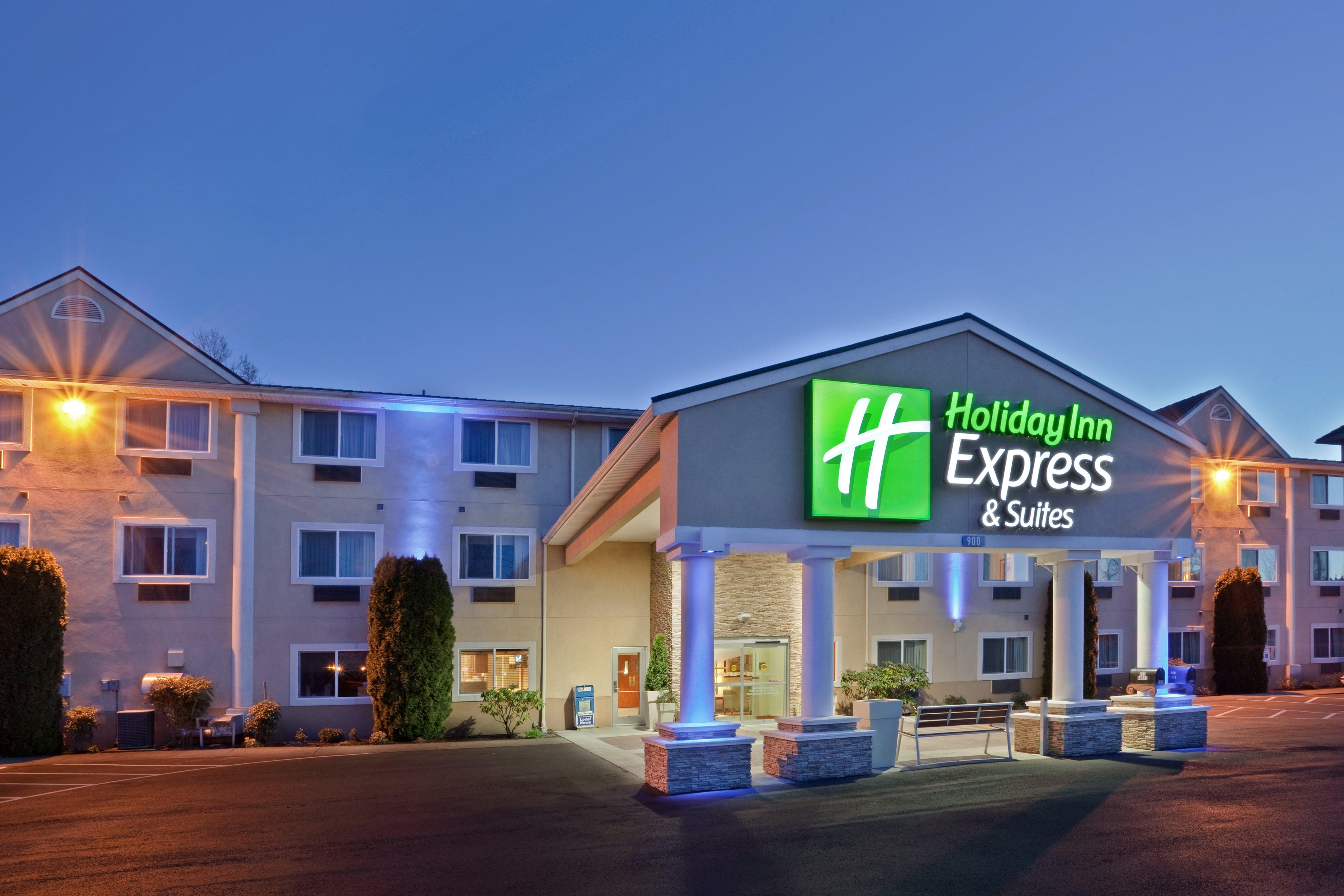Holiday Inn Express Hotels & Suites Burlington By Ihg Εξωτερικό φωτογραφία
