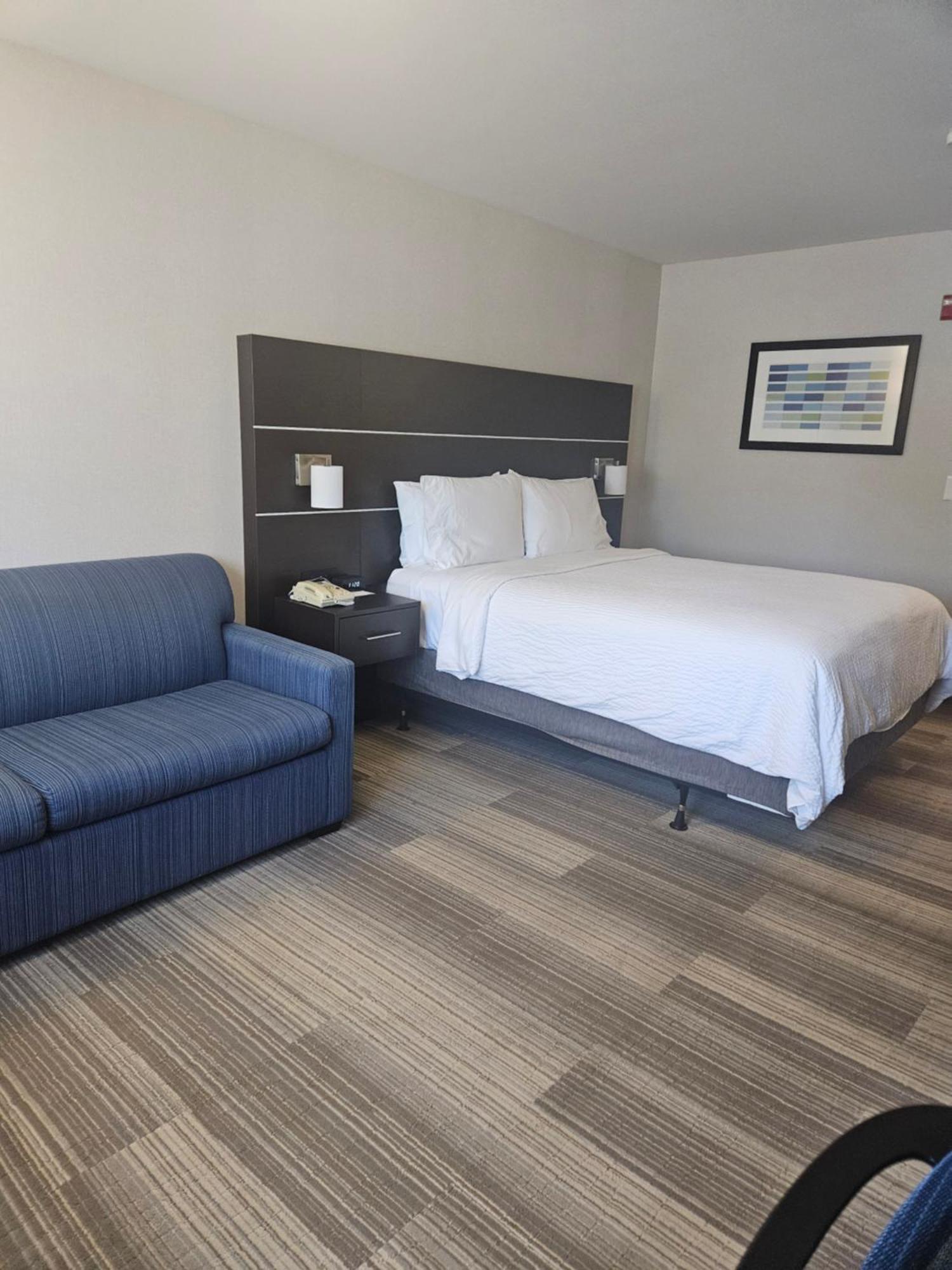 Holiday Inn Express Hotels & Suites Burlington By Ihg Εξωτερικό φωτογραφία