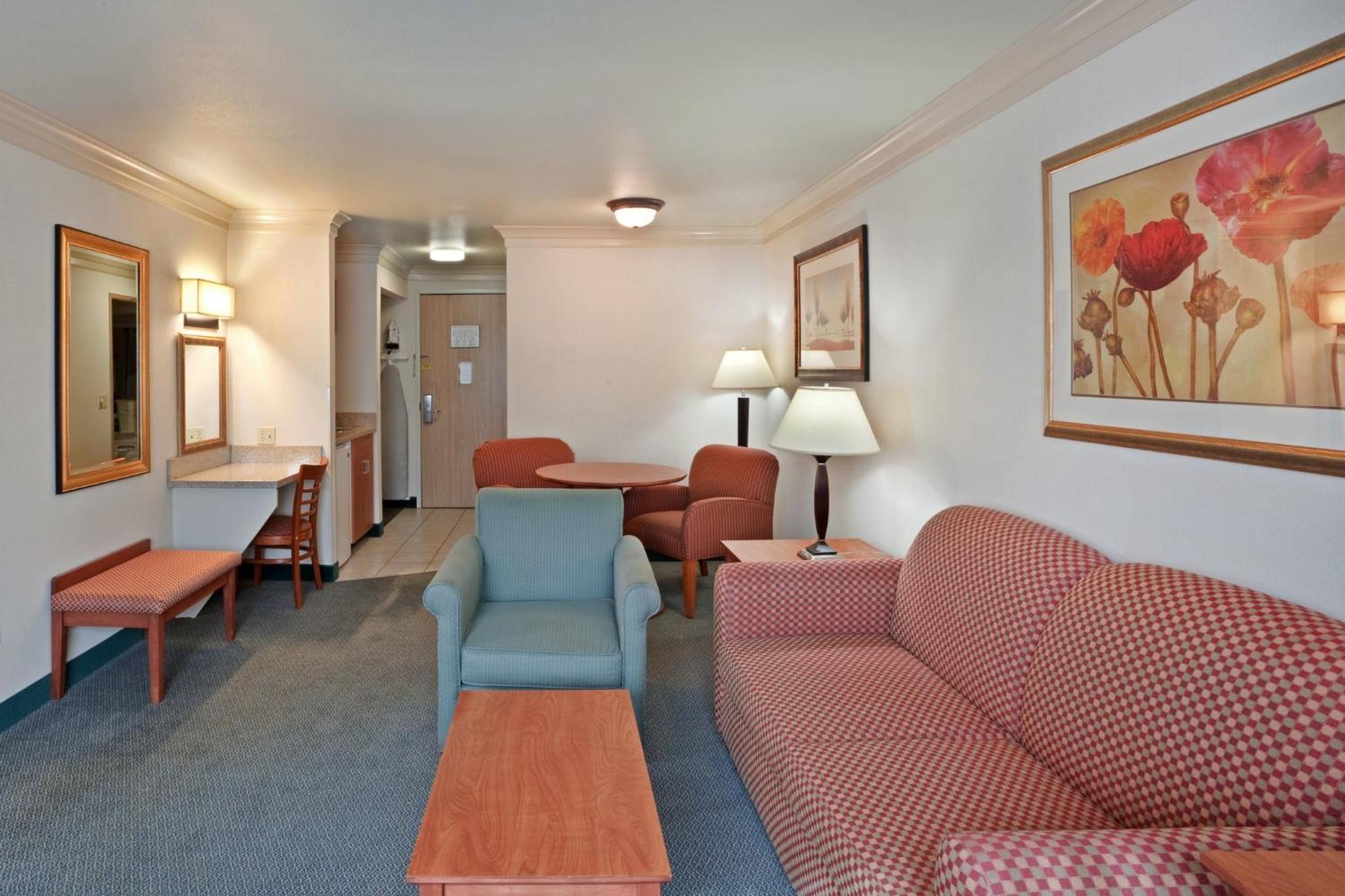 Holiday Inn Express Hotels & Suites Burlington By Ihg Εξωτερικό φωτογραφία