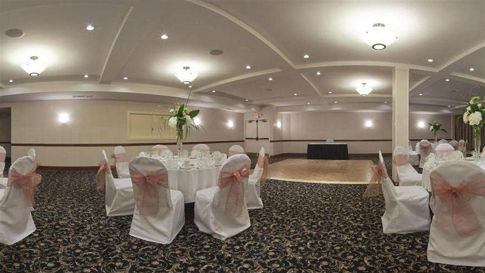 Holiday Inn Express Hotels & Suites Burlington By Ihg Εξωτερικό φωτογραφία