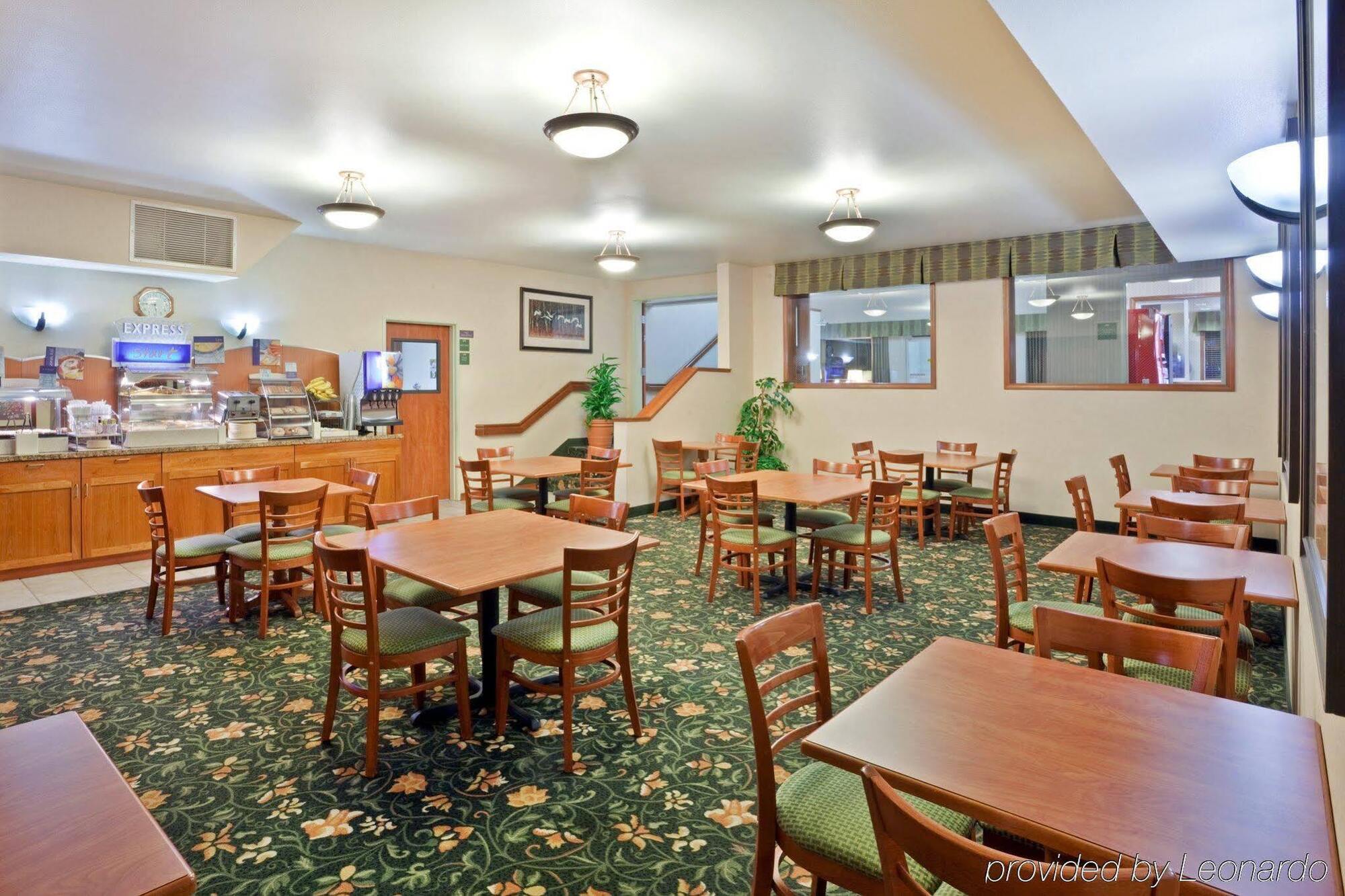 Holiday Inn Express Hotels & Suites Burlington By Ihg Εξωτερικό φωτογραφία